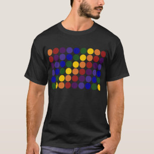 Regnbågepolka dots på svart tee shirt