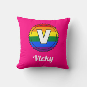Regnbågmonogram för brev V & Namn Gay pride - Rosa Kudde
