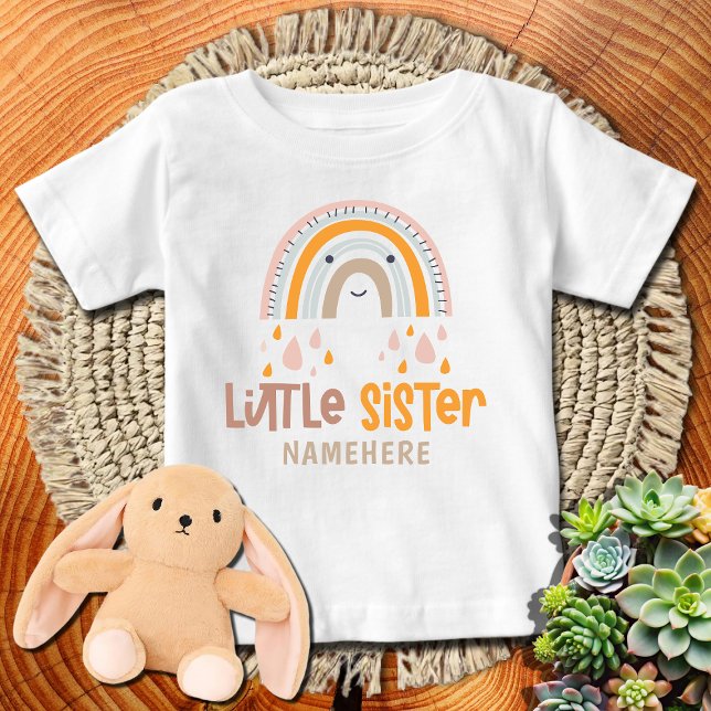 Regnbågsdroppar lilla syster t shirt (Skapare uppladdad)