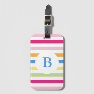 Regnbågsfärgade godisränder Modernt monogram Bagagebricka