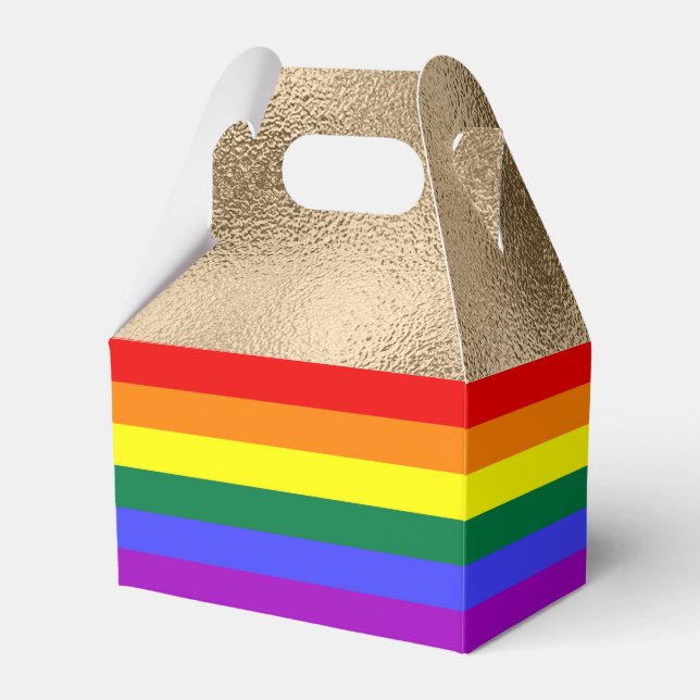 Regnbagsflagga på guld presentaskar (Framsidan Sidan)