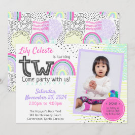 Regnbågsflickans 2-årsdag Kawaii-klotter Foto Inbjudningar