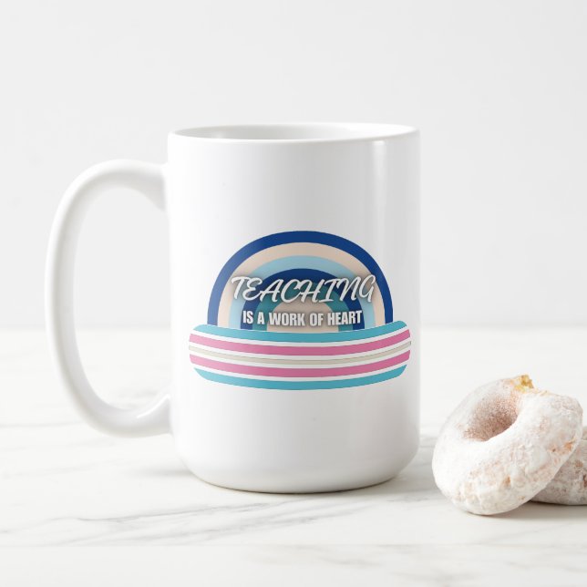 Regnbågslära är ett hjärtligt arbete kaffemugg (Med munk)