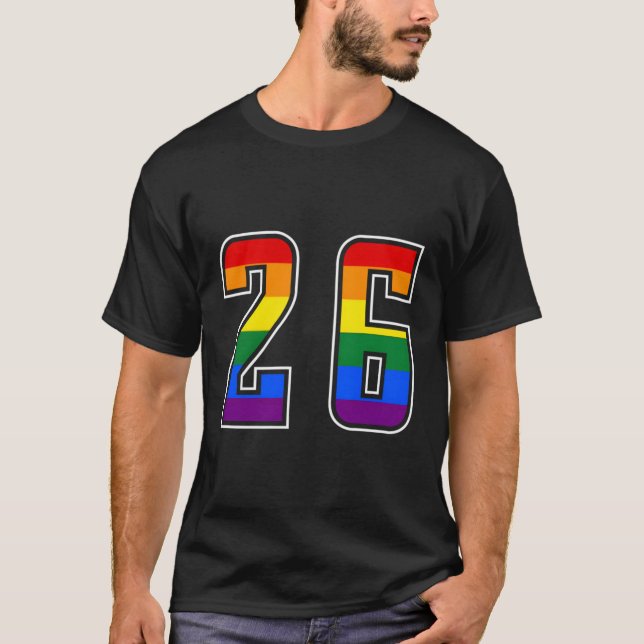 Regnbågsnummer 26 Team Junior Numered Uniform T Shirt (Framsida)