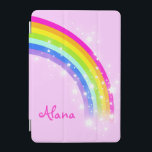 Regnbås rosa flickor vid namn ipad cover iPad mini skydd<br><div class="desc">Perfekt för att skydda dina barnflickor i skärm. Lägg till ditt namn i det här ipad-fallet. För närvarande läser Alana. Detta ursprungliga regnbågsgrafik fodral är designat av Sarah Trett.</div>