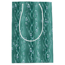 Regndroppar på grönt Metall