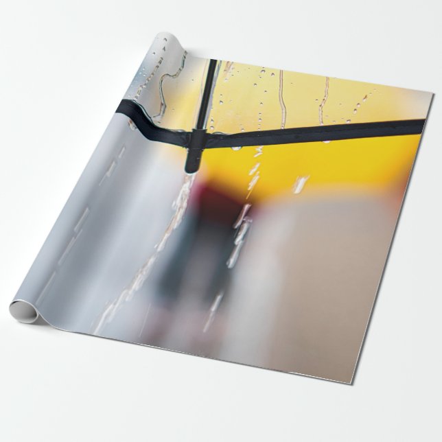 Regniga paraplyer går regn presentpapper (Utrullad)