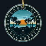 RehoBåde Beach Delaware Sunset Retro Souvenir 80 s Julgransprydnad Keramik<br><div class="desc">RehoBåde Beach Delaware Sunset Retro Souvenir 80-talet. Coola Sunset-återdesign med vinkar och din favoritstrand i USA, passande för den bästa Delaware-stranden älskare i Delaware.Enkel design som kan ges som julklapp eller födelsedagspresent till din bästa vän, pojkvän, mamma pappa som också kärlek Delaware-stranden. - Du kan anpassa mallen genom att lägga...</div>