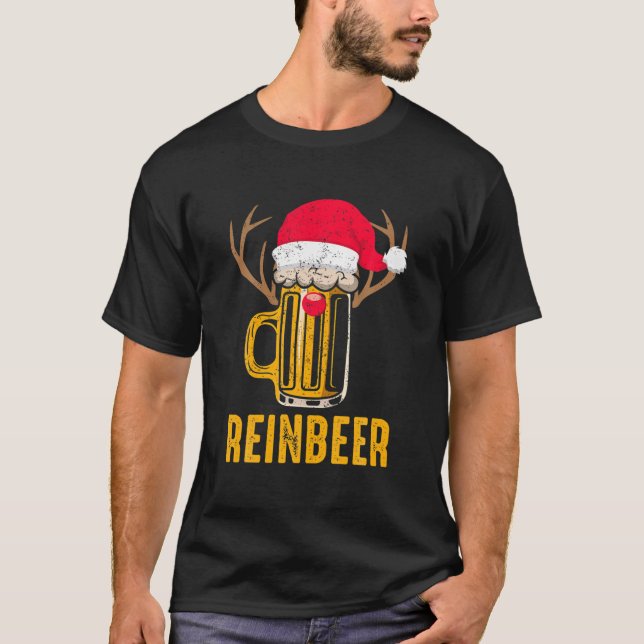 Reinbeer Jultomten Reindeer Drinking Beer Funny T Shirt (Framsida)