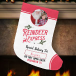 Reindeer Express från Santa Namn och Photo Stor Julstrumpa<br><div class="desc">Lägg till en speciell magisk beröring till din lilla gåva från Jultomten med en anpassningsbar röd,  grönt och vit helgdag från renar Express! Den här juldesignen i personlig ger också möjlighet att lägga till namn i ditt barn och ett foto.</div>