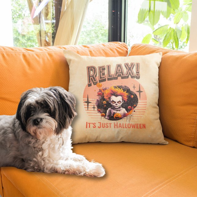 Relax! It's Just Halloween Kudde (Skapare uppladdad)