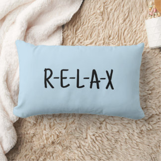 Relax Ljusblå Kastkudde med Svart Text    Lumbarkudde