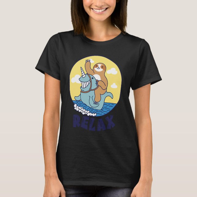 Relax Sloth riding a narwhal Cute Ocean Creature S T Shirt (Framsida)