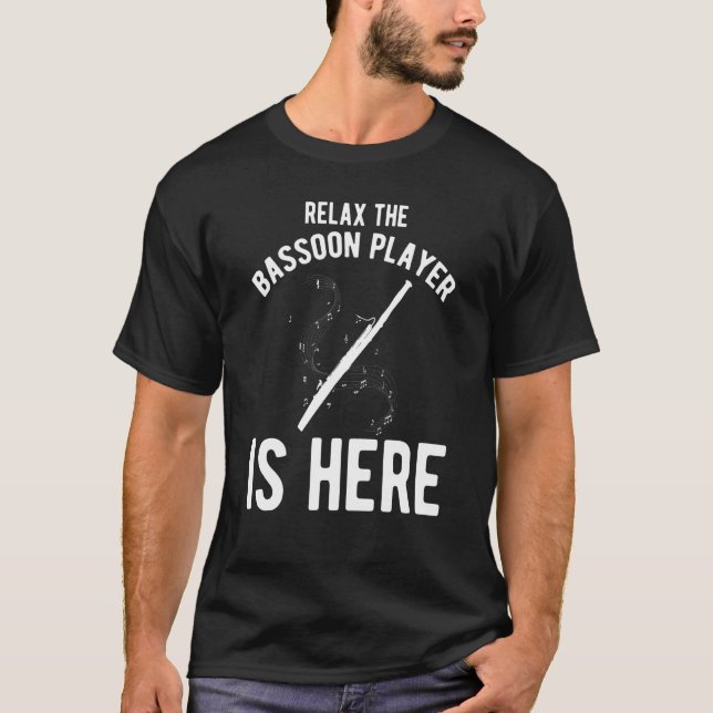 Relay Basson Player är här T Shirt (Framsida)