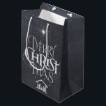Religiösa Christian God jul Chalkboard<br><div class="desc">Vi säger "God jul, men ofta glömmer vi ursprung i ord. Den här originalhandboken skriver ut användor på sin unika utformning för att enkelt och elegant berätta om historien i det stiliga och roligt-kritvyn. Visa din CHRISTmas-anda. Hitta den här biet av designade bokstäver på andra produkter - kolla bara in...</div>