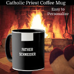 Religiösa från den katolska prästen Black Clergy C Mugg<br><div class="desc">Varje präst kommer att ha sitt eget personlig mugg med den romersk-katolska prästprästen kärlek.</div>