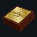 Religiösa Golden 50:e Bröllop-årsdagen - Giftbox Smyckeskrin<br><div class="desc">En Digitalbcon Bilder Design som innehåller ett tema för att utforma mjuka guld-färg och religiösor med en rad olika bilder, former, mönster, stilar och typsnitt i den här natura"Religiösa gyllene femtioårsdagen Bröllop-anpassningsbar"-presentationsrutan. Den här mjuka och smakliga gyllene designen är komplett med anpassadets textbrev till kostym, som du själv har. FULLGÖR...</div>