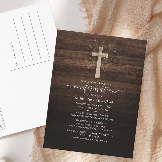 Religiösan Ceremony Rustic Wood Inbjudan Vykort (Church Confirmation Religious Ceremony Rustic Wood Invitation Postcard)