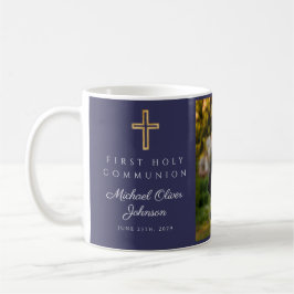 Religiöst kors blå pojke första nattvarden foto kaffemugg