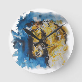 Relógio de parede Cavalo em Manchas Aguadas Rund Klocka