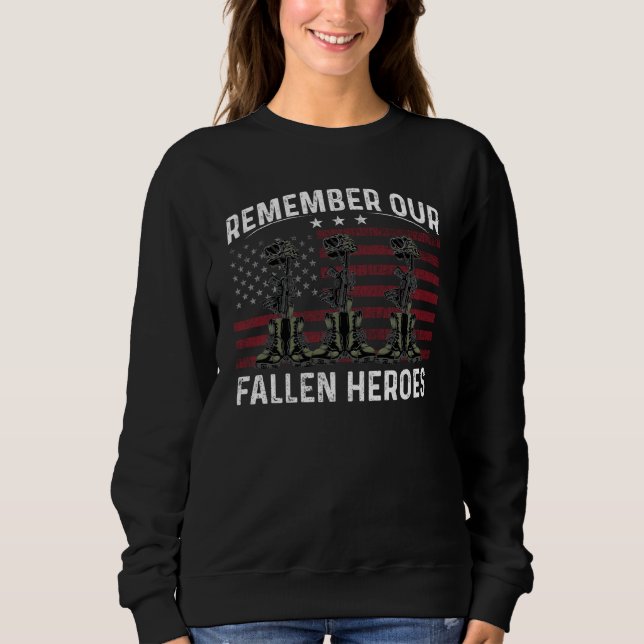 Remember Our Fallen Heroes American Flag Memorial  T Shirt (Framsida)