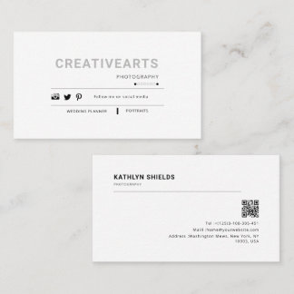 ren modern serif-typografi minimalistisk visitkort