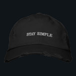 Ren typografi Streetwear Keps<br><div class="desc">En ren och minimalistisk “Stay Simple” keps 🧢 designad för enkel vardaglig stil.</div>