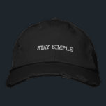Ren typografi Streetwear Keps<br><div class="desc">En ren och minimalistisk “Stay Simple” keps 🧢 designad för enkel vardaglig stil.</div>