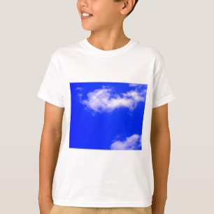 Rensa molnen Blå himmel och vita moln Tee