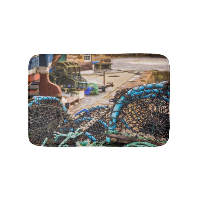 Rep och hummerkrukar | Pittenweem, Skottland Badrumsmatta (Framsidan)