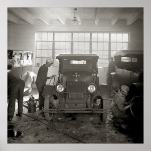 Reparationsverkstad för bilar, 1926. Gammalt foto Poster