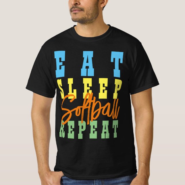 REPEAT PÅ EAT SLEEP SOFTBALL T SHIRT (Framsida)