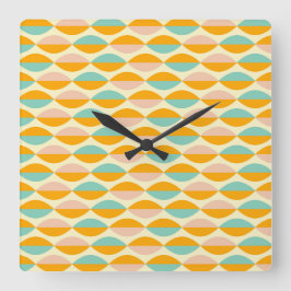 Repeating geometric pattern in beige background fyrkantig klocka