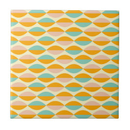 Repeating geometric pattern in beige background kakelplatta