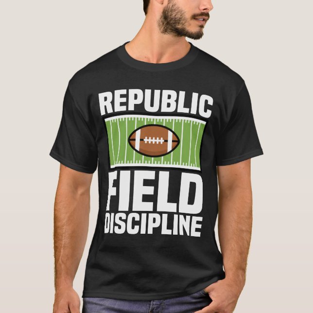 REPUBLIC FIELD DISCIPLINE - NEW ENGLAND FOOTBALL T SHIRT (Framsida)