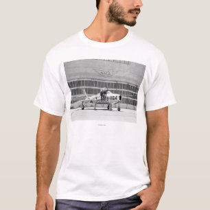 Republik F-84F på rampen på det Moffett fält Tee Shirt