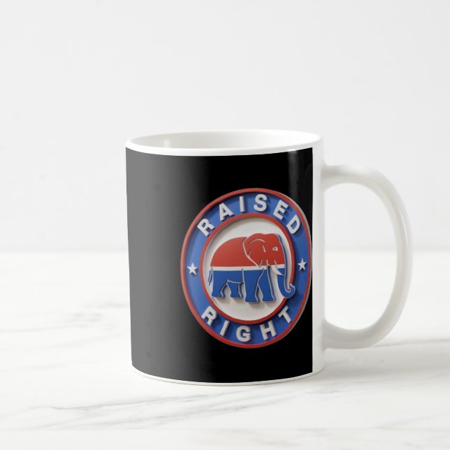 Republikansk elefant marscherar stolt med höjd hög kaffemugg (Höger)