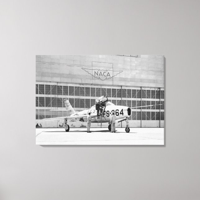 Republiken F-84F på rampen vid Moffett Fält Canvastryck (Framsida)