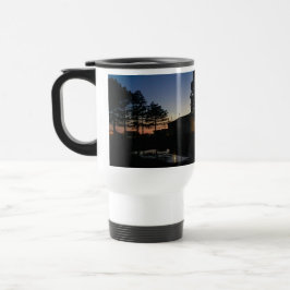 Resemugg med solnedgångsfoto med gräs