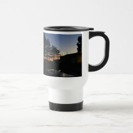 Resemugg med solnedgångsfoto med gräs