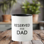 Reserverat för Pappa Mugg | Personlig Fars dag<br><div class="desc">Mark Pappa speciell spot med vår "Reserverad för Pappa" mugg! Denna snyggt och praktiska mugg är perfekt för att skapar att alla vet vems kaffe eller te det är. Med ett fet "Reserved for Pappa"-meddelande ger detta högkvalitativa keramiska mugg en tankfull gåva till Fars dag, födelsedagar eller till tillfälle när...</div>