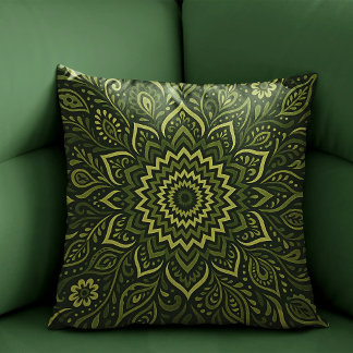 Resilience of the Army Grown Throw Pillow Kudde