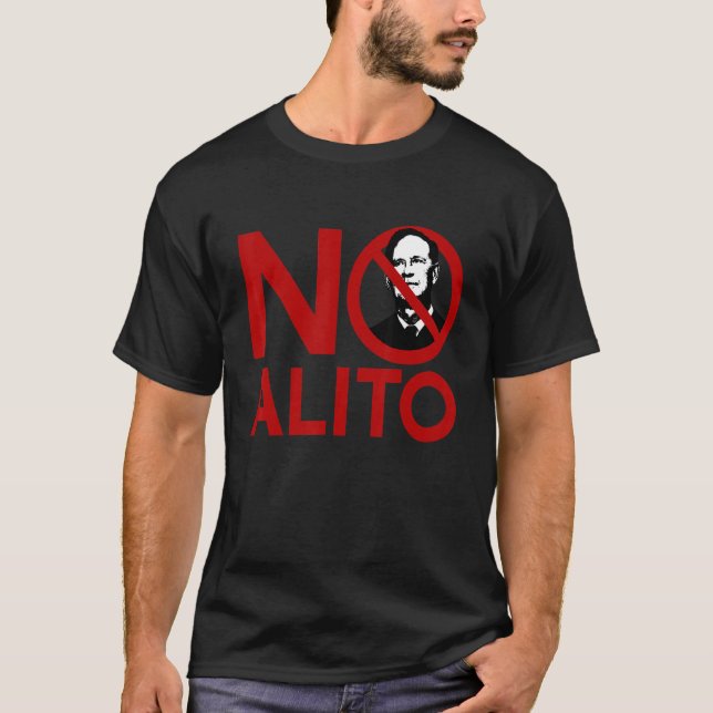 Resist Samuel Alito Scotus Supreme Court Defend Ro T Shirt (Framsida)