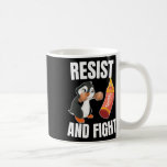 Resistens och bekämpning av penguin Boxing Tariff  Kaffemugg<br><div class="desc">Resistens och kamp Penguin Boxing Tariff Penguins Activism</div>