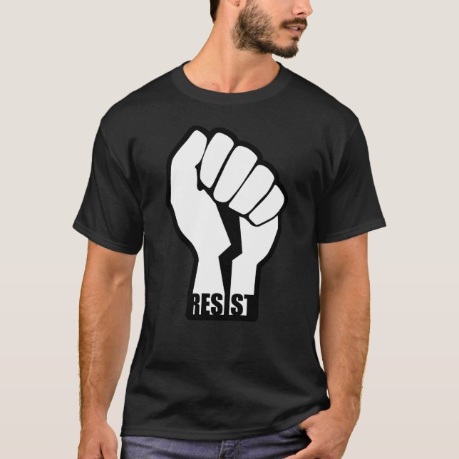Resistent Fist T Shirt (Framsida)