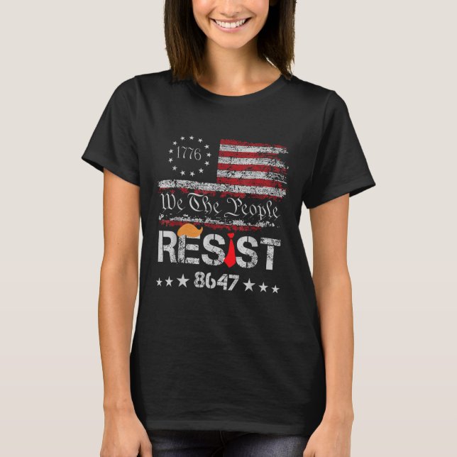 Resistent Trast Protest against Policy US Flagga w T Shirt (Framsida)