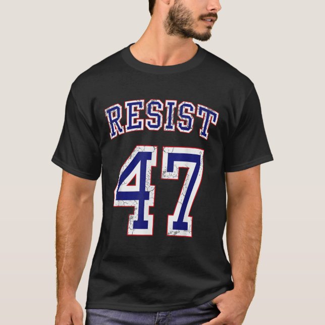 Resistent Trump 47 Retro Disted Graphic T Shirt (Framsida)