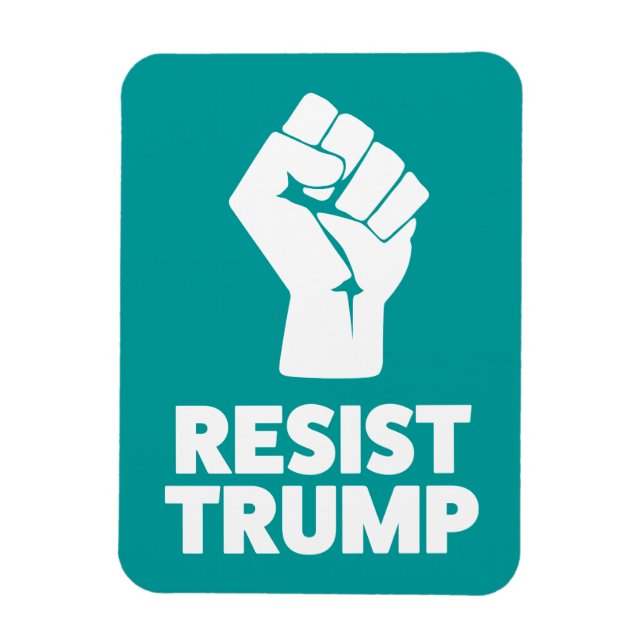 Resistent Trump Clended Solidarity Fist Magnet (Vertikal)
