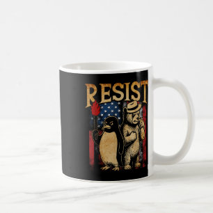 Resistera penguiner och motstå protester kaffemugg