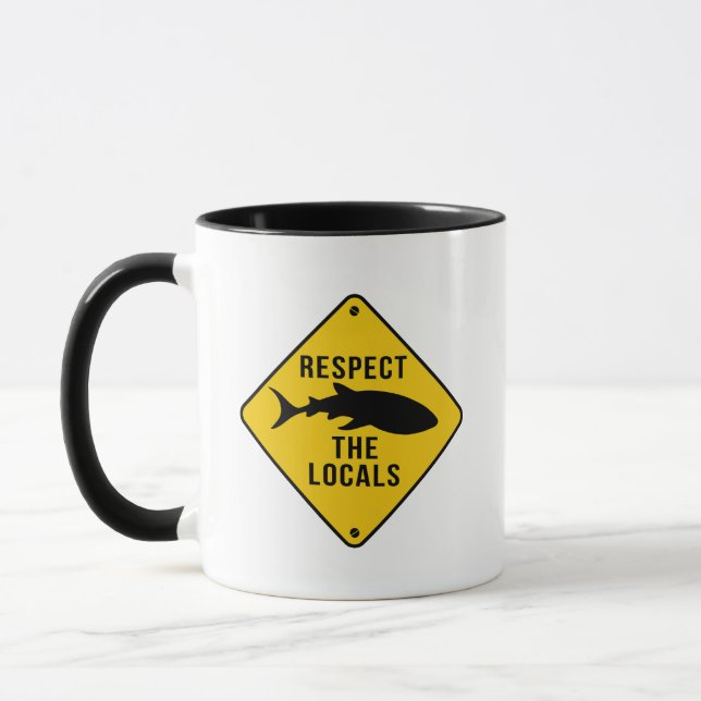 Respektera den lokala valhajen - varningsskylt mugg (Vänster)